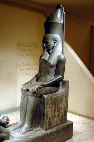 متحف الاقصر>>Luxor Museum> Horemheb, before amun 5